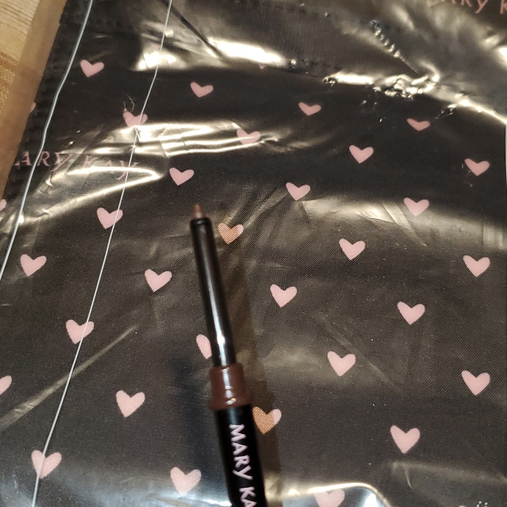 Mary kay lip liner